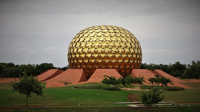 matrimandir-3647243_640.jpg